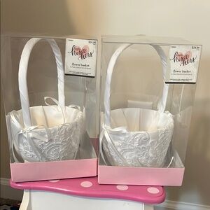 White Floral Embroidered Flower Basket Set